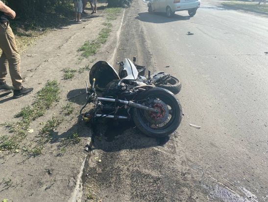 В Шахтах 17-летний мотоциклист пострадал в ДТП с легковушкой