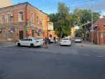 В центре Ростова мужчина на «Фольксвагене Поло» пострадал в ДТП