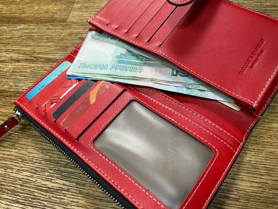 Жительница Ростова лишилась более ста тысяч рублей после телефонного звонка