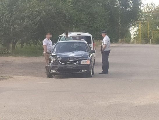 В станице Ростовской области столкнулись две легковушки