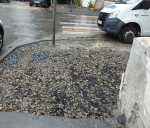 В центре Ростова коммунальщики уже неделю не могут отремонтировать тротуар