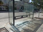 Неизвестные разбили стеклянную остановку в центре Ростова