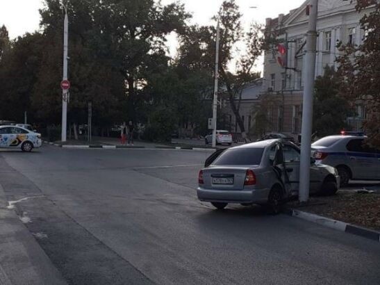 В Новочеркасске водитель иномарки после ДТП сбил дедушку