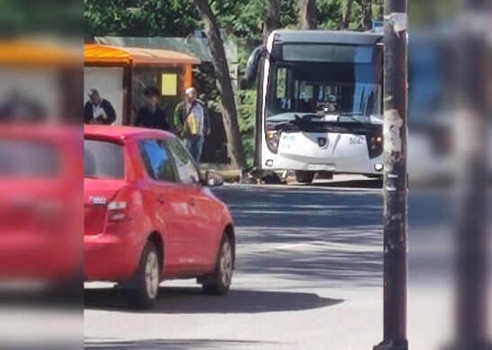 На Западном в Ростове посреди улицы скончался пожилой мужчина