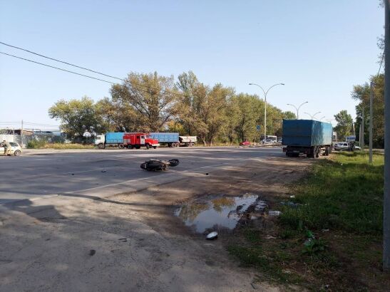 В Волгодонске водитель грузовика едва не раздавил мотоциклиста