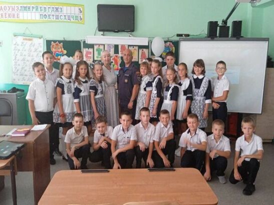 В Ростовской области спасатели провели уроки безопасности в День знаний