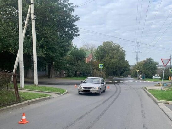 В Ростове водитель иномарки сбил 12-летнюю школьницу
