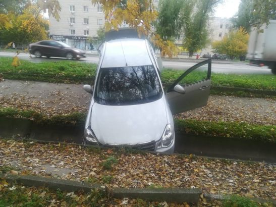 В Волгодонске водитель иномарки устроил аварию с пострадавшим