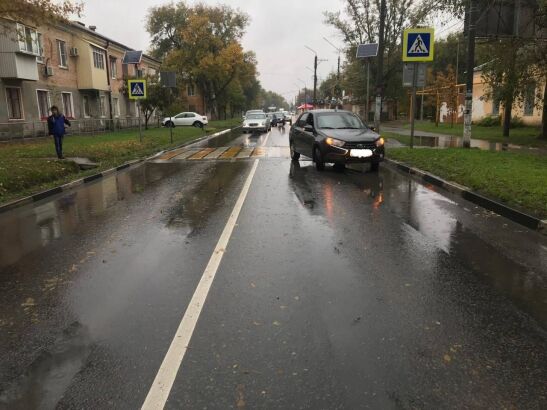 В Батайске 15-летняя девочка на переходе попала под колеса «Гранты»