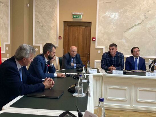 В Ростове вручили мандаты новоизбранным членам общественной наблюдательной комиссии