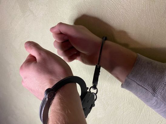 В Донецке мужчина шесть лет насиловал свою 13-летнюю падчерицу