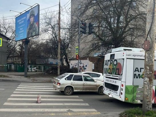 В Ростове 16-летний парень попал под колеса автобуса № 40