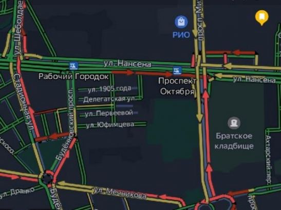 В Ростове из-за массовой аварии на Нансена образовался огромный затор