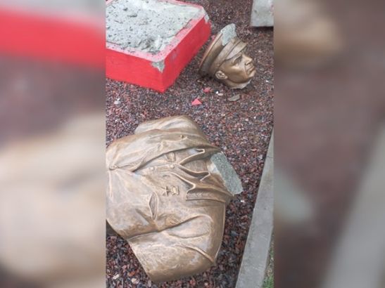 В Ростове неизвестные разгромили памятник генералу Василию Маргелову