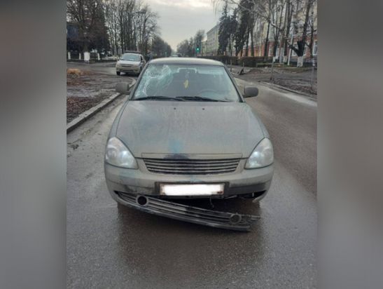 В Новочеркасске 55-летний мужчина попал под колеса автомобиля