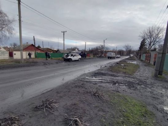 В Новошахтинске 16-летний пассажир легковушки попал в больницу после ДТП