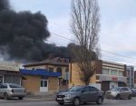 В Шахтах тушат крупный пожар повышенного ранга