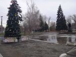 В Шахтах площадь перед поселковой елкой превратилась в канализационное болото