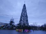 Ростовчане раскритиковали новогоднюю елку на Западном