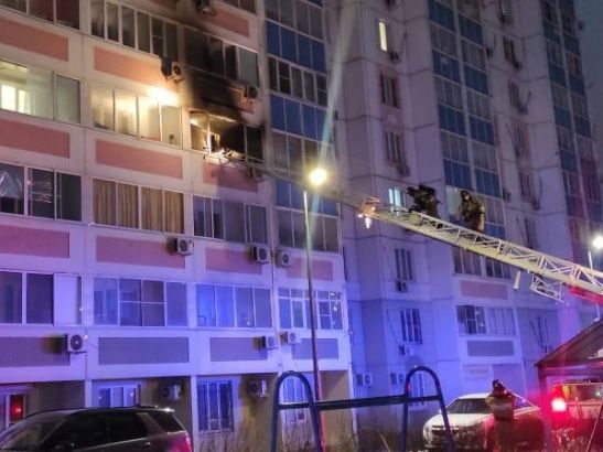 В Ростове следователи проводят проверку после гибели мужчины в крупном пожаре