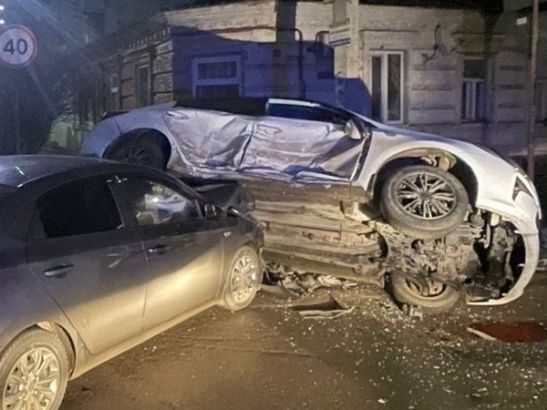В Ростове в ДТП с «Хендай» пострадал мужчина