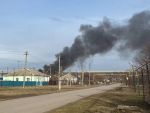 В Ростовской области пожар уничтожил гараж с машиной внутри