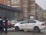В центре Ростова-на-Дону столкнулись три легковушки