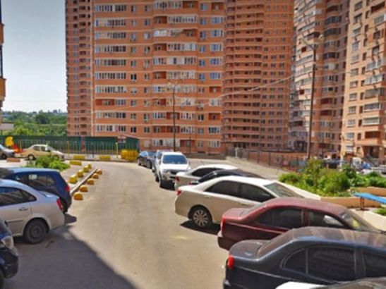В Ростове на Северном неизвестные оторвали зеркала у 40 автомобилей