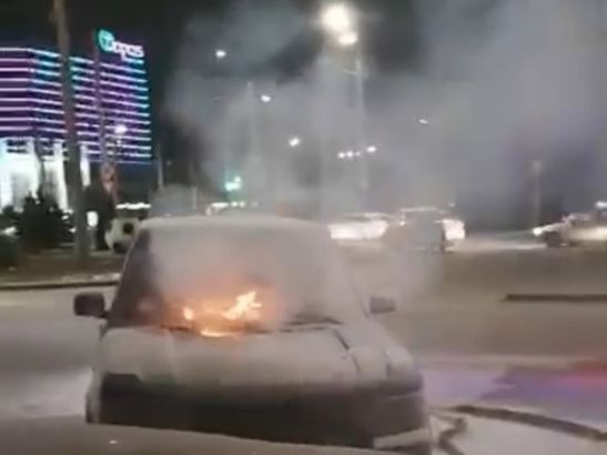 На парковке возле Роствертола загорелся внедорожник «Рендж Ровер»