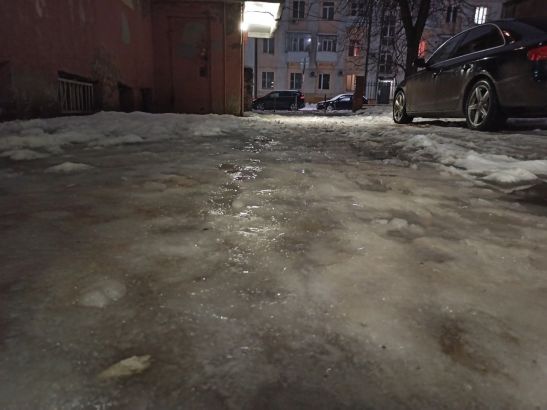 Улицы Ростова превратились в каток из-за ледяного дождя