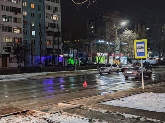 В Ростовской области 23-летняя девушка попала под колеса иномарки на переходе