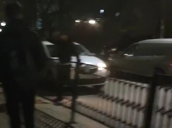 В центре Ростова на глазах у прохожих неизвестные похитили мужчину