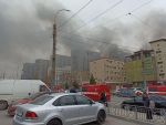 В Ростове на Сиверса полыхает одно из зданий Погрануправления ФСБ