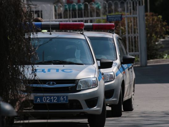 В центре Ростова-на-Дону в аварию попали два автомобиля ДПС во время погони