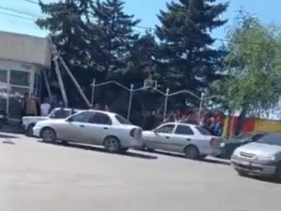 В Ростовской области рабочего убило током во время установки наружной рекламы