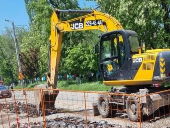 В Ростове на Западном под землей лопнули трубы