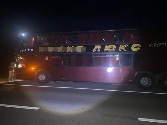 В Ростовской области в ДТП с рейсовым автобусом пострадали два парня