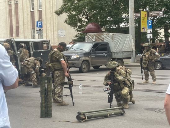 Бойцы ЧВК просят ростовчан покинуть Буденновский проспект