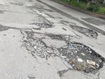 В Ростове проспект Космонавтов превратился в минное поле из глубоких ям