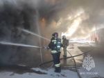 В Ростове спустя три часа локализовали пожар на рынке «Классик»