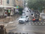 Улицы Ростова-на-Дону превратились в реки из-за сильного ливня