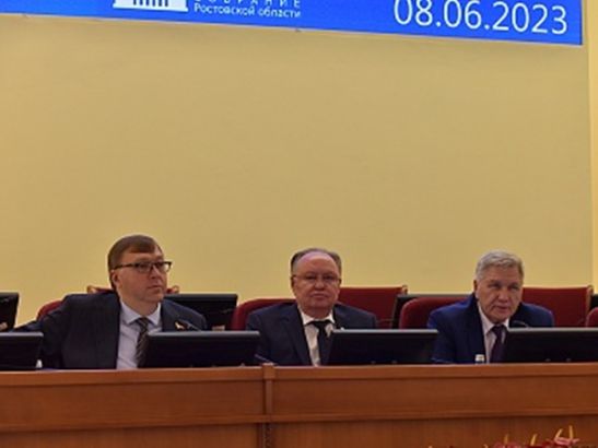Донские парламентарии увеличили финансирование материальной части для школ и детских садов