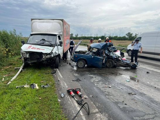 На трассе Ростов-Ставрополь в ДТП с «ГАЗелью» погибли двое