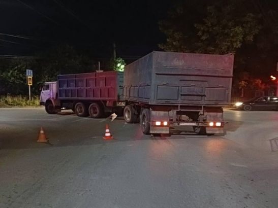 В Таганроге после ДТП с КамАЗом женщине оторвало ногу