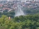 В Октябрьском районе Ростова забил огромный коммунальный фонтан
