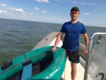 В Таганроге 26-летний рыбак на лодке едва не утонул