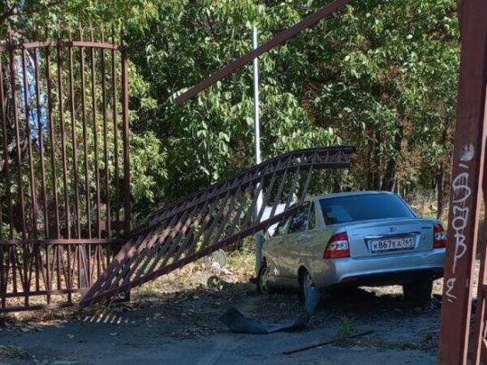 В Шахтах парень пострадал под колесами «Лады»