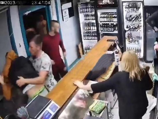 На Северном в Ростове толпа неизвестных избила двух парней