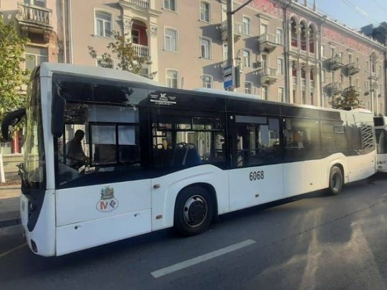 В центре Ростова столкнулись два автобуса