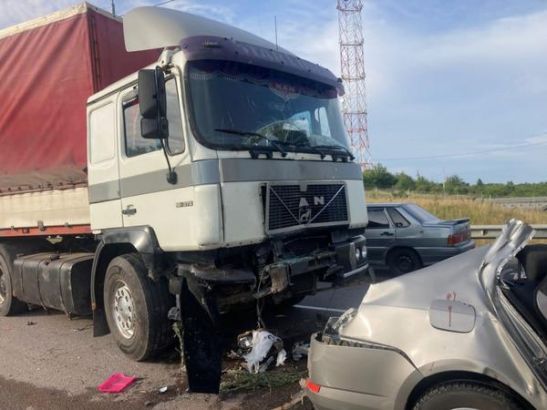На трассе М-4 «Дон» два человека пострадали в массовом ДТП